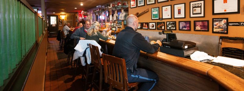 Boston Restaurants That Feel Like Family Gatherings - Decor Hint Santarpio's Pizza