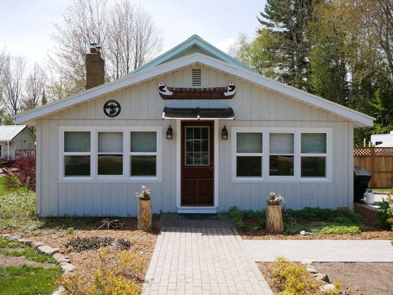 Michigan's Paddler's Inn Offers A Front-Row Seat To Lake Superior Adventures - Decor Hint The Story Behind Paddler's Inn
