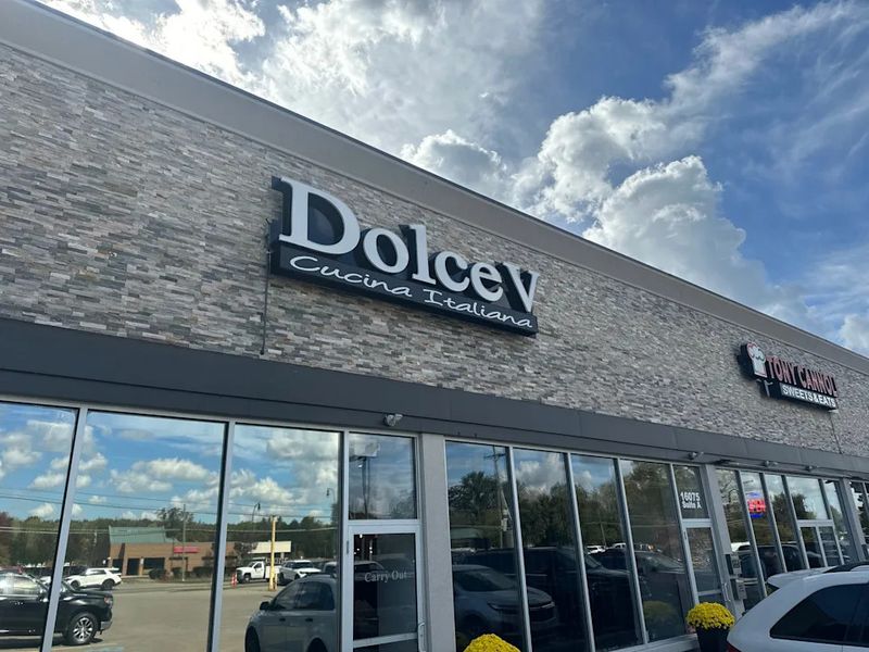 Beloved Italian Restaurant With A Familiar Name Opens In Woodhaven, Michigan - Decor Hint The Neighborhood Fit: Woodhaven's Dining Landscape