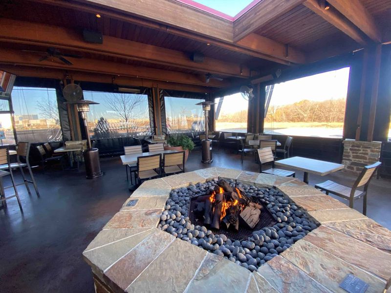 Lazy Dog Restaurant & Bar, Plano