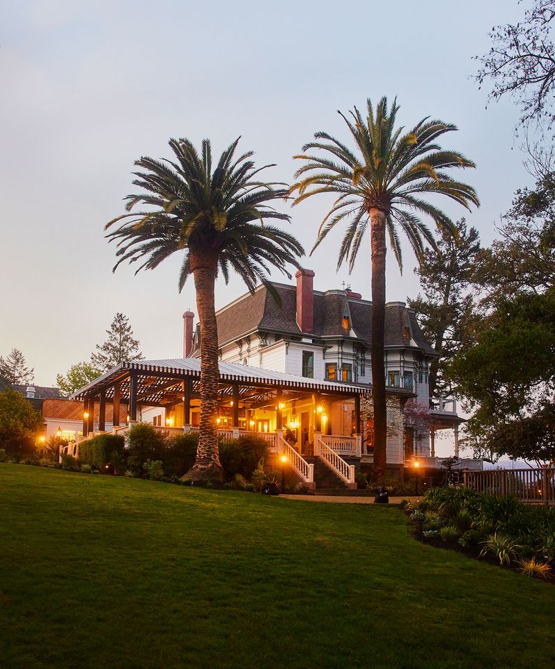 Cozy California Inns That Capture Perfect Cottagecore Vibes - Decor Hint Madrona Manor