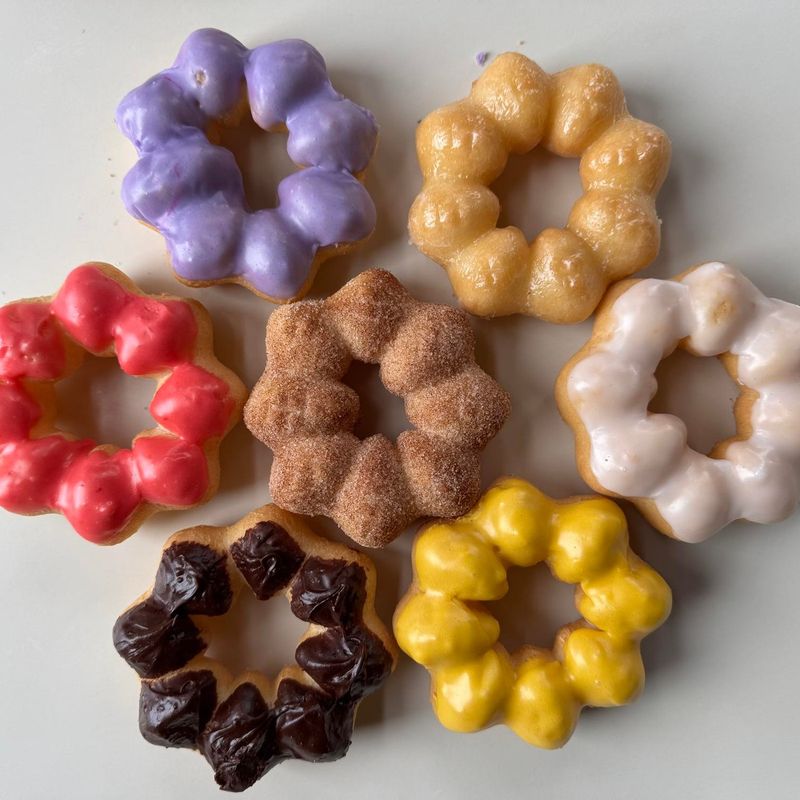 12 Nevada Cider-Donut Shops Bringing Autumn Vibes To The Desert - Decor Hint Donut Bistro (Reno)