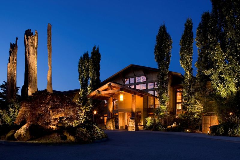 Cozy California Inns That Capture Perfect Cottagecore Vibes - Decor Hint The Willows Inn