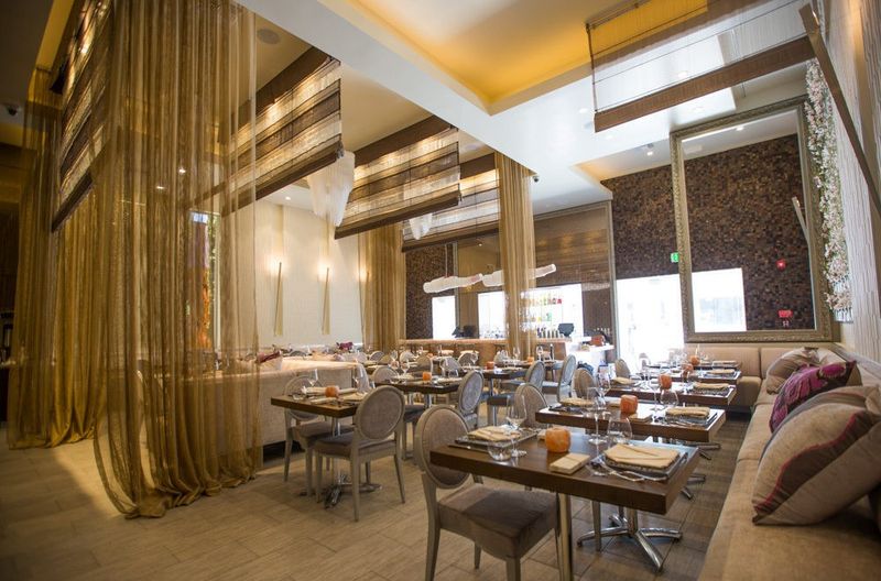 Fun And Flavorful Dinner Destinations In Los Angeles - Decor Hint Barton G