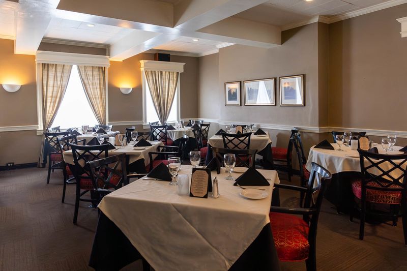 16 Defunct Pennsylvania Restaurants Locals Still Talk About Years Later - Decor Hint Tambellini's On Mount Washington - Pittsburgh