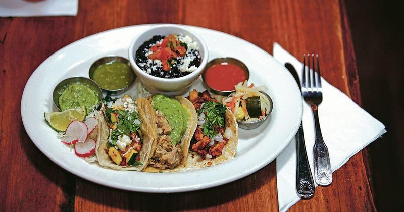 18 New Mexico Mexican Restaurants Known For Unforgettable Salsa - Decor Hint El Callejón Taqueria & Grill - Santa Fe