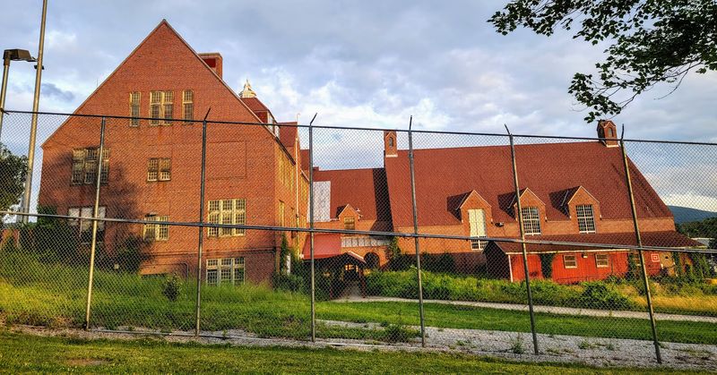 14 Haunted Places In Western New York That'll Give You Serious Chills - Decor Hint The Haunted Schoolhouse at Middleport