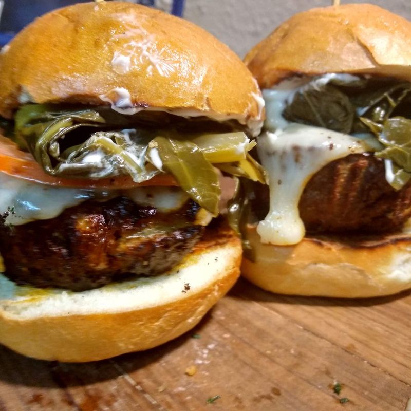 12 Must Try Burger Shacks In Raleigh That Locals Insist Are North Carolina's Finest - Decor Hint Buns