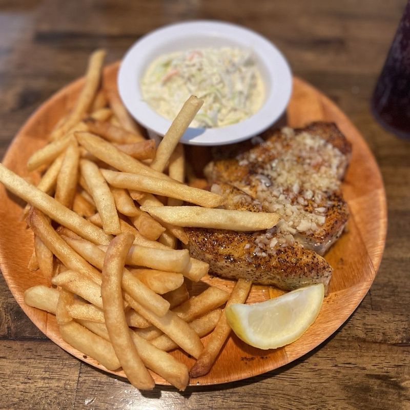 15 Beloved Ohio Fish Fry Restaurants Locals Can't Wait To Visit Each Year - Decor Hint The Parrot