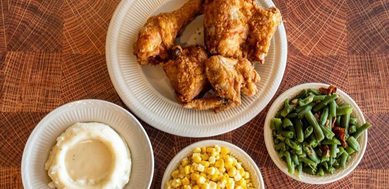 20 Illinois Small-Town Dining Destinations That Delight Every Time - Decor Hint Yoder's Kitchen, Arthur