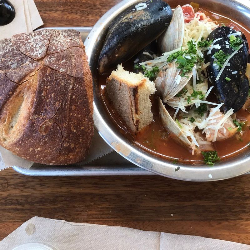 14 California Coastal Seafood Spots Perfect For A Day Out - Decor Hint Brophy Bros. - Ventura Harbor