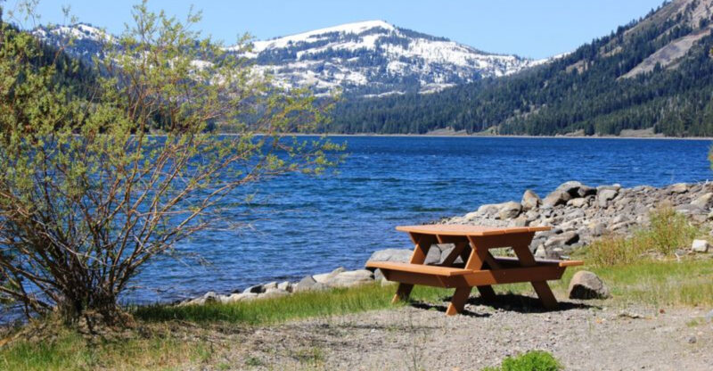 The Secret California Lake Locals Don’t Want Tourists To Find