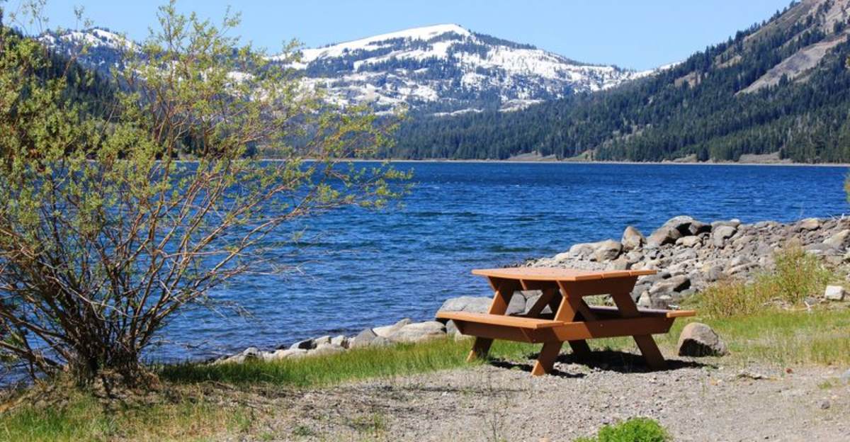 The Secret California Lake Locals Dont Want Tourists To Find - Decor Hint
