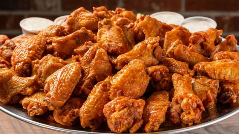 Why Locals Say This Buffalo Wing Spot Is The Best In New York - Decor Hint Why Locals And Travelers Both Rave