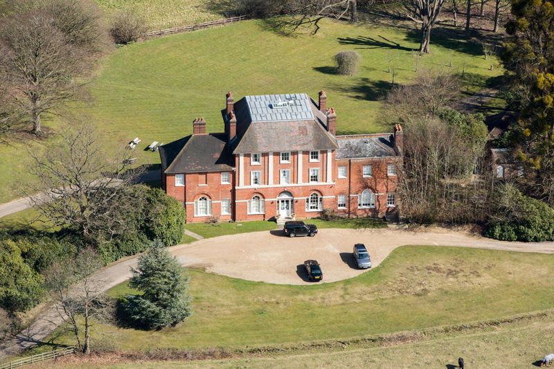 What The Royal Family's Property Moves Across California And UK Reveal About Modern Monarchy - Decor Hint How Forest Lodge Reflects William And Kate's Future Role