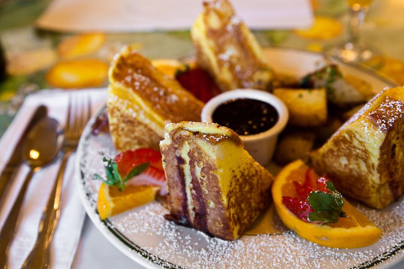 10 San Francisco Restaurants Locals Say Capture The Spirit Of The City - Decor Hint Mama's on Washington Square