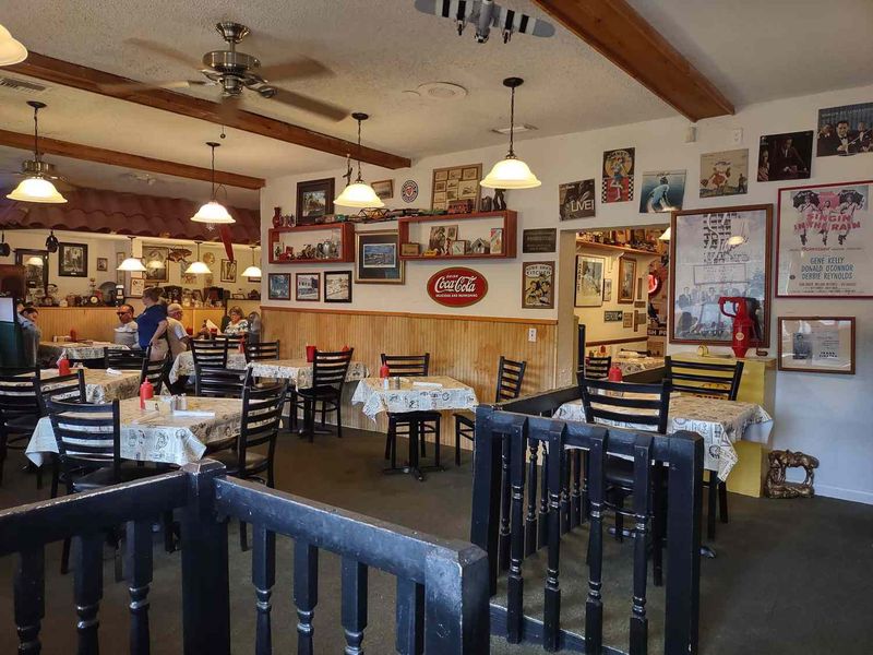 The Classic Missouri Roadside Café Still Serving Chicken-Fried Steak The Old-Fashioned Way - Decor Hint The Charm Of Small-Town Dining