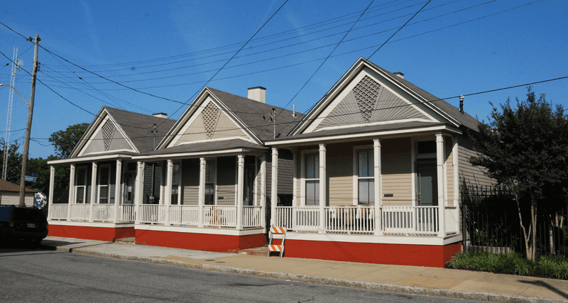 13 Vintage Alabama Homes That Remind Us How The South Used To Live - Decor Hint Shotgun House in Birmingham
