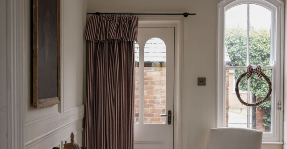 The Stylish Front Door Trick In Alaska That Keeps Your Home Toasty All Winter - Decor Hint