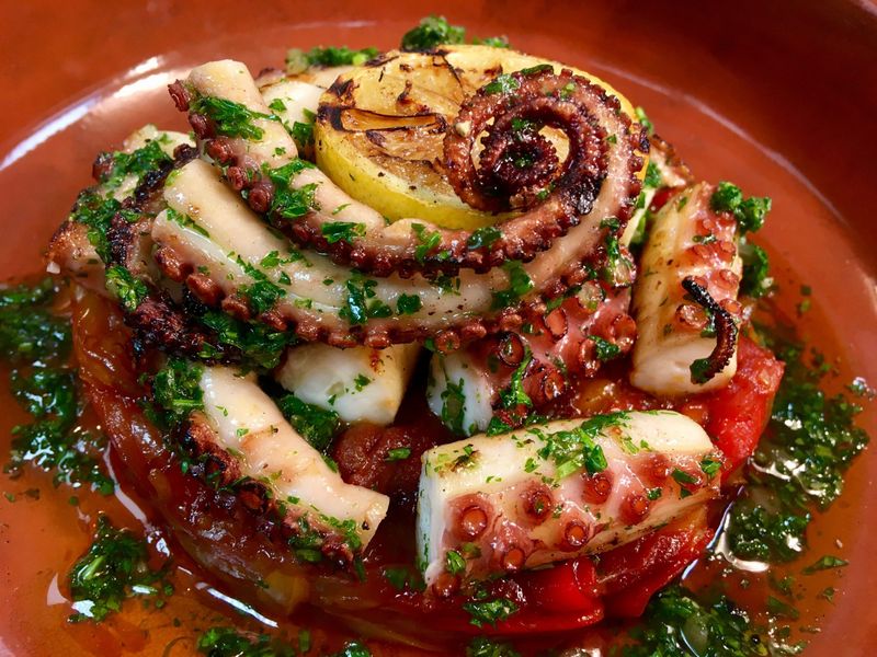 17 Classic Maryland Restaurants Locals Never Gave Up On - Decor Hint Thames Street Oyster House