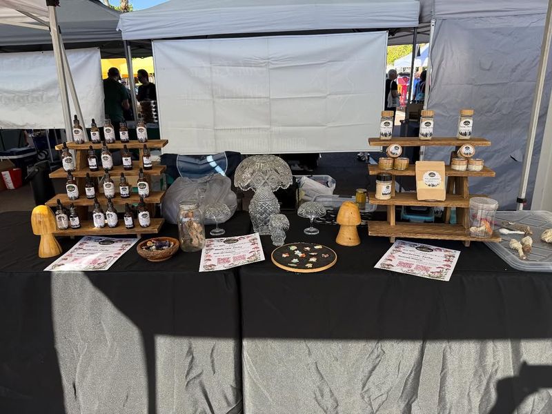 Arizona’s Must-Visit Vintage Shops That Are Worth The Detour - Decor Hint Flea Market Antiques, Glendale