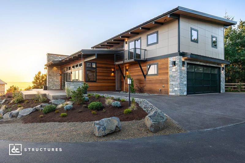 Beachside Oregon Cottages That Stay Stylish No Matter How Hard The Wind Blows - Decor Hint Manzanita's Modern Minimalist Retreat