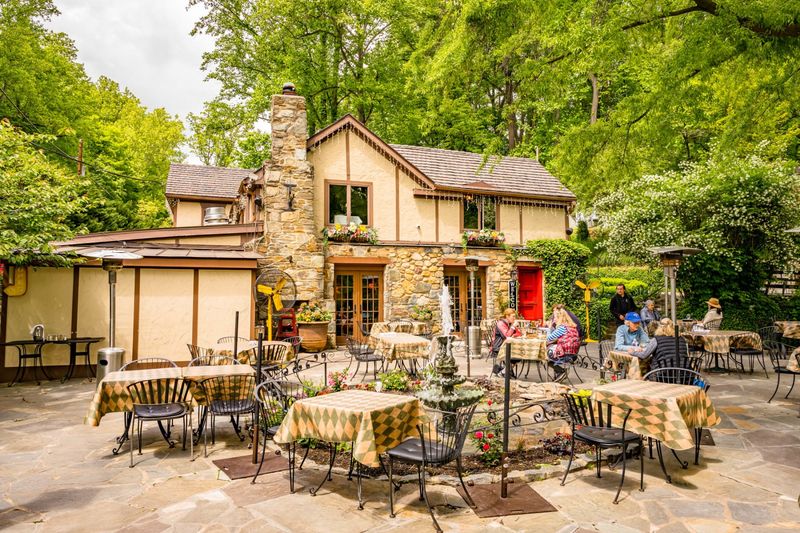 17 Classic Maryland Restaurants Locals Never Gave Up On - Decor Hint Old Anglers Inn