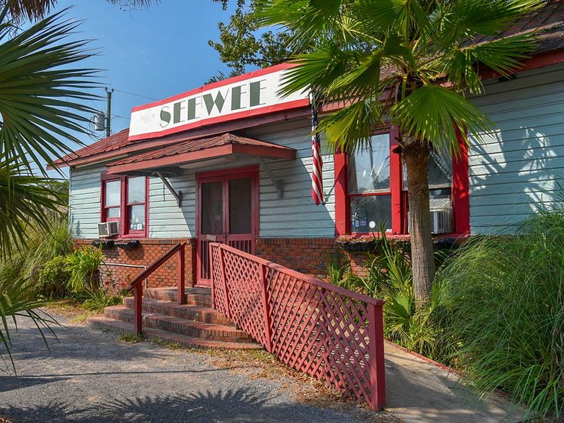 These South Carolina Eateries Are Off The Radar But Full Of Flavor - Decor Hint SeeWee Restaurant