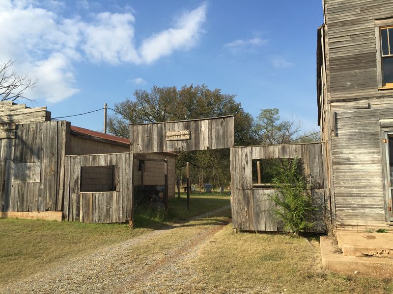 This Abandoned Oklahoma Town Was Once A Wild West Outlaw Haven - Decor Hint Historical Outlaw Hub