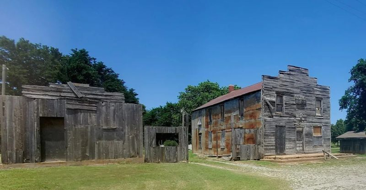 This Abandoned Oklahoma Town Was Once A Wild West Outlaw Haven - Decor Hint This Abandoned Oklahoma Town Was Once A Wild West Outlaw Haven - Decor Hint