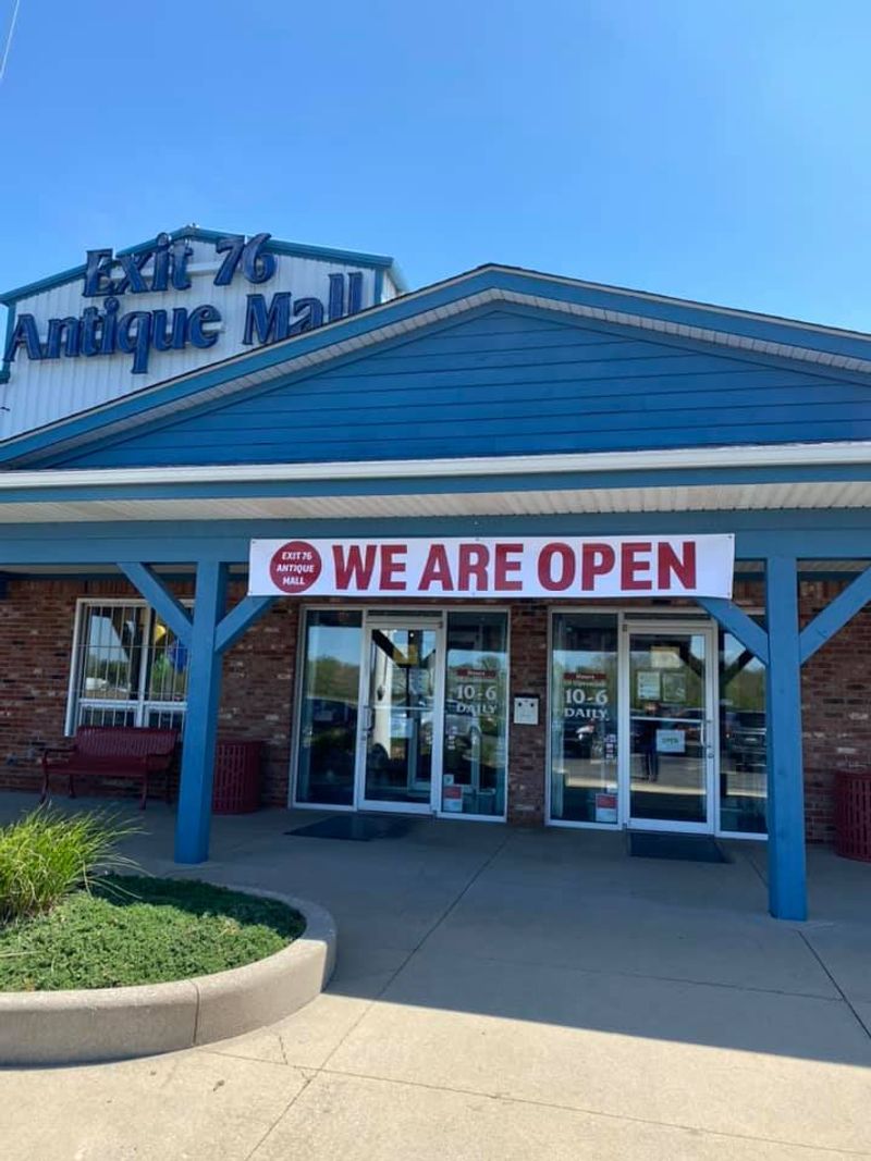 This Huge Antique Mall In Indiana Has Treasures So Unique, You'll Want A Second Truck - Decor Hint A Collector's Paradise Just Off The Highway