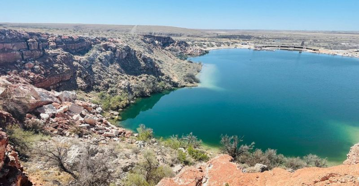 This Secret Lake In New Mexico Is Too Beautiful To Stay Hidden - Decor Hint This Secret Lake In New Mexico Is Too Beautiful To Stay Hidden - Decor Hint