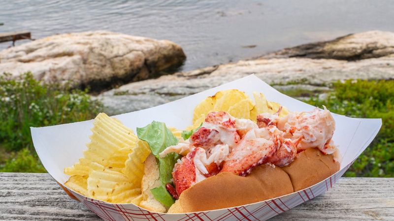 16 Maine Fish Fry Spots That Turn Friday Nights Into A Crunchy Tradition - Decor Hint Waterman's Beach Lobster in South Thomaston