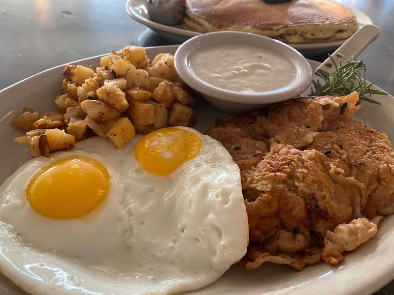 Old School Texas Diners Still Serving The Chicken Fried Steak Locals Love Most - Decor Hint Monument Cafe - Georgetown