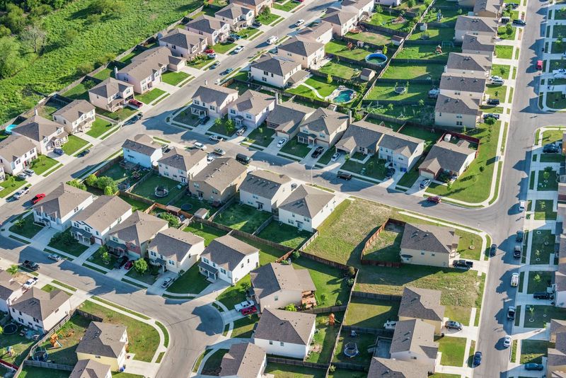 10 Texas Home Styles Experts Predict Will See Price Drops By Late 2025 - Decor Hint Homes in Areas with Rising Property Taxes
