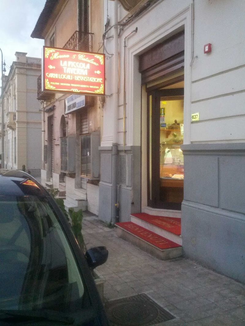 Massachusetts Italian Restaurants That Fly Under The Radar - Decor Hint La Piccola Taverna