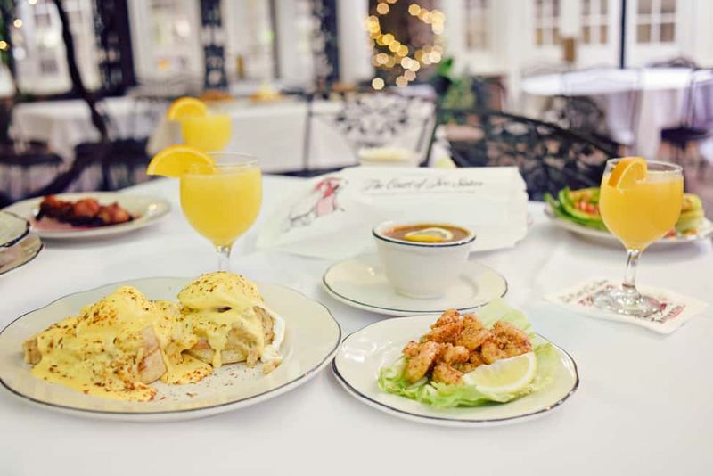 17 Must-Try Louisiana Buffets Where Dessert Is The Main Attraction - Decor Hint Court of Two Sisters Jazz Brunch Finale