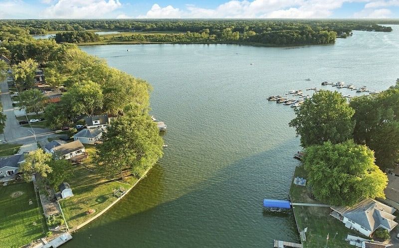 14 Scenic Weekend Drives Across Illinois That Are Worth The Time Off - Decor Hint Chain O'Lakes Scenic Drive