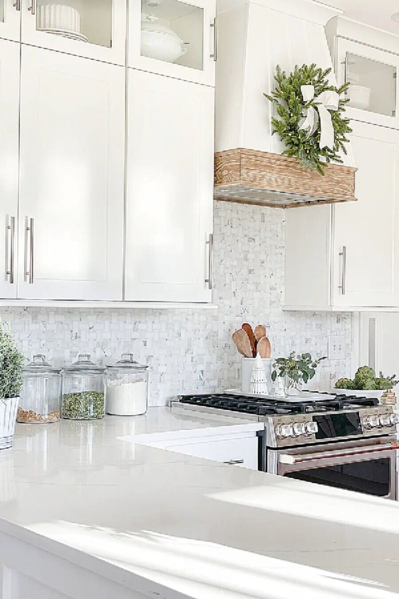 10 Ohio Kitchen Styles Falling Out Of Favor With Homeowners This Year - Decor Hint All-White Everything