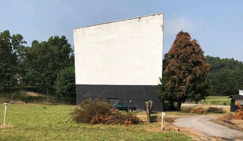 10 Missouri Drive-Ins Still Rolling Movies (And 4 That Shut Down) - Decor Hint Pine Hill Drive-In, Piedmont