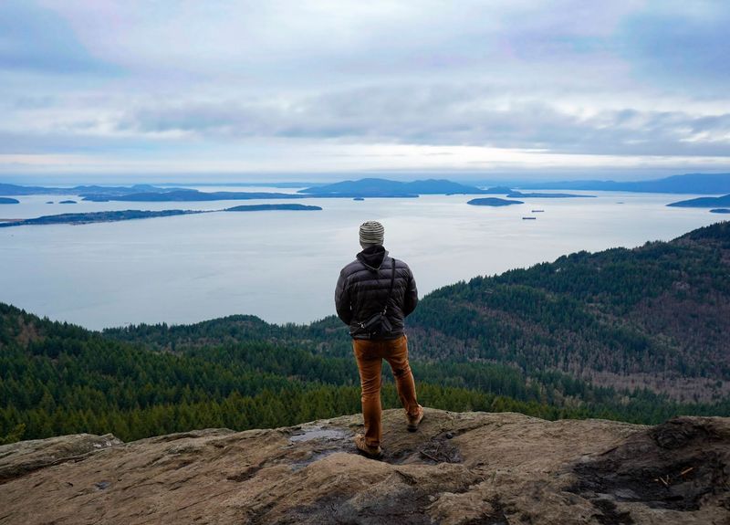 Must Try Beginner Trails In Washington For The Perfect Fall Getaway - Decor Hint Oyster Dome via Samish Overlook