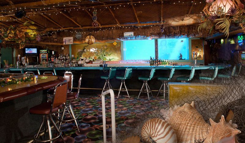 The Sip 'n Dip Lounge