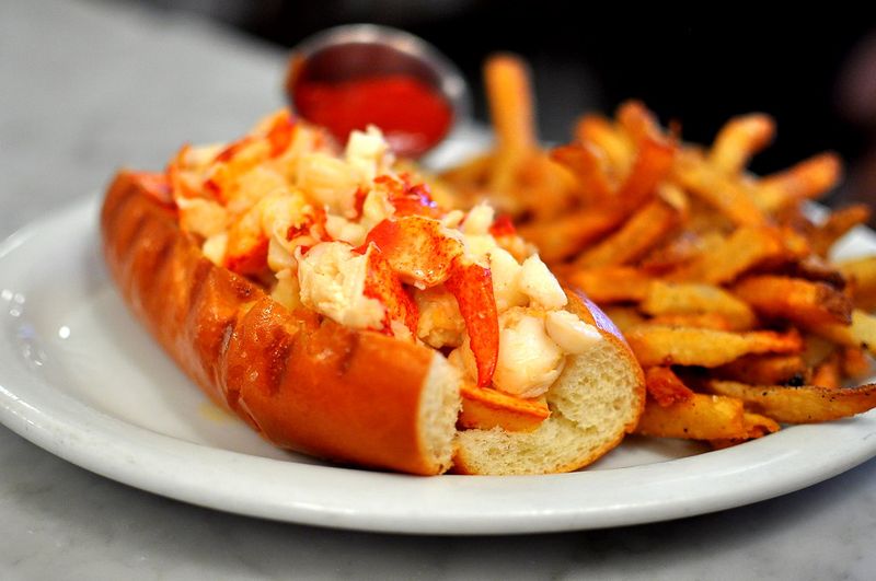 Boston Restaurants Everyone Should Try At Least Once - Decor Hint Neptune Oyster