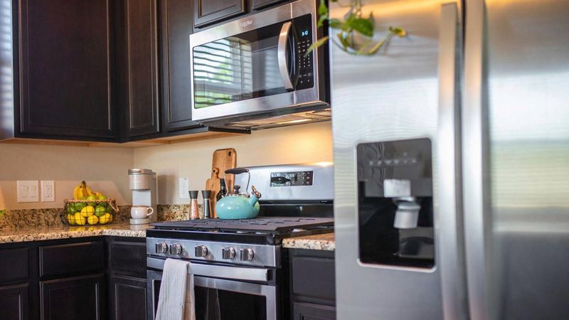 Florida Buyers Pay More For These Home Features, Say Real Estate Pros - Decor Hint Energy-Efficient Appliances