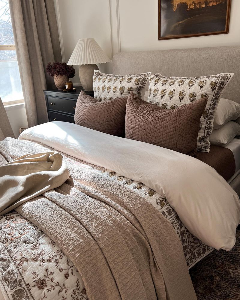 Minnesota Winter Home Design Ideas To Stay Warm And Stylish - Decor Hint Layer Your Bedding