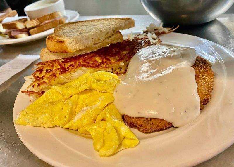 10 Minnesota Chicken-Fried Steaks Made With Love And Plenty Of Crunch - Decor Hint Minnesota Nice Cafe