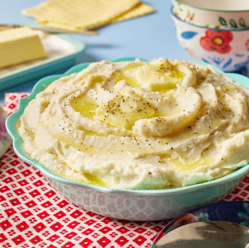 18 Timeless Ohio Country Recipes Loved By Generations - Decor Hint Creamy Mashed Potatoes With Gravy