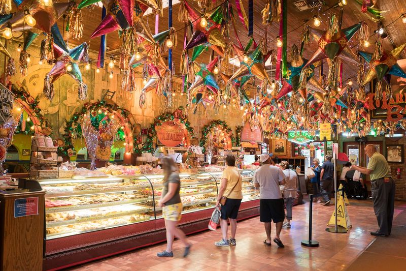 Mi Tierra Cafe y Panaderia