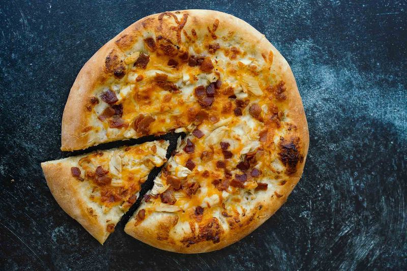 14 Oregon Pizza Joints Worth The Trip For Authentic Flavor - Decor Hint Ranch Pizza