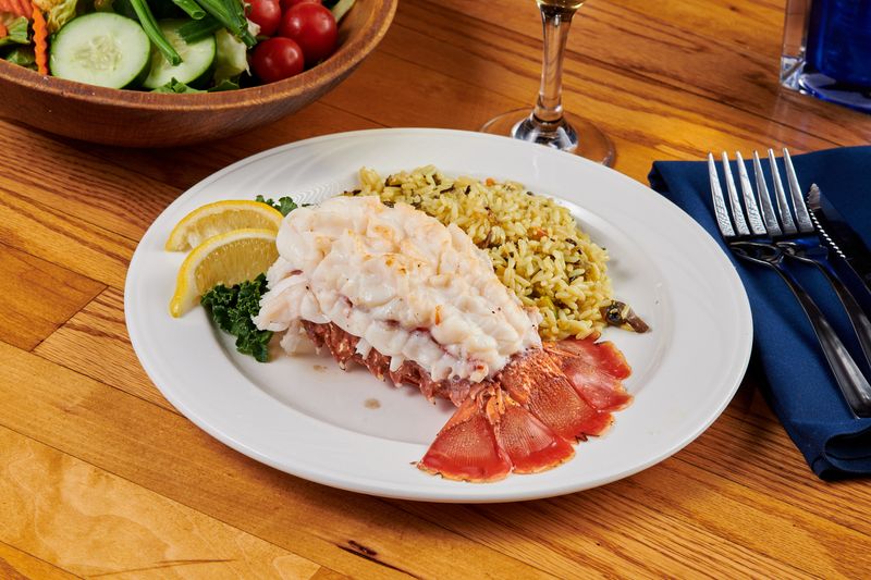11 New Mexico Restaurants Frying Up Catfish With A Local Twist - Decor Hint Pelican's Restaurant - Albuquerque